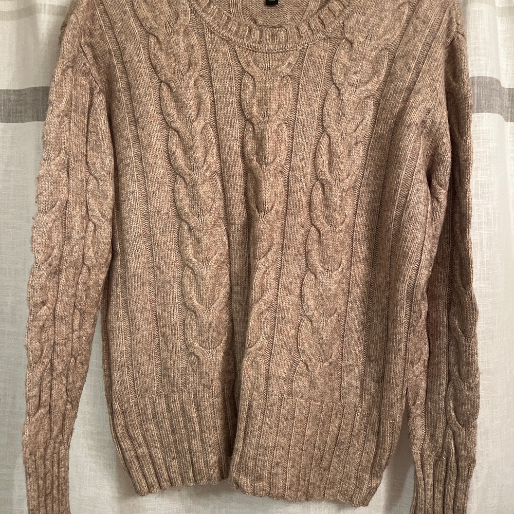 Banana Republic cable knot taupe sweater